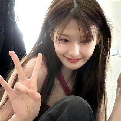 模仿女孩